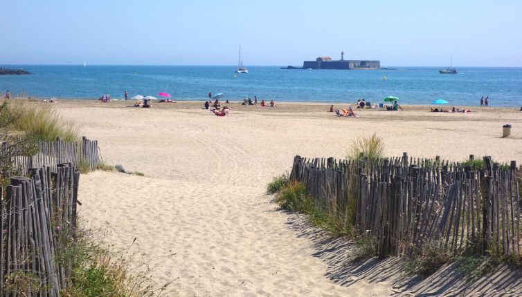 plage de sable au cap d'agde visite en petits trains