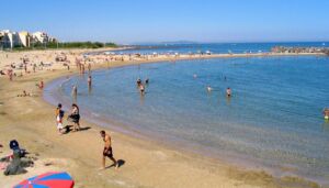 les petits trains du cap d'agde grandes les plages baignades touristes