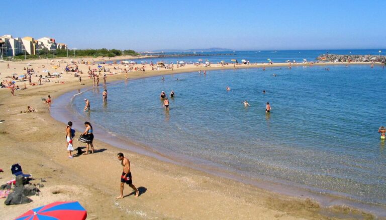 les petits trains du cap d'agde grandes les plages baignades touristes