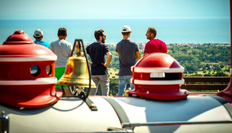 les petits trains du cap d'agde locomotives visites touristes séniors et groupes entreprise