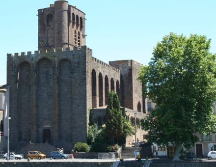 besuchen sie die kathedrale saint etienne kleine züge familienaktivität in cap d'agde